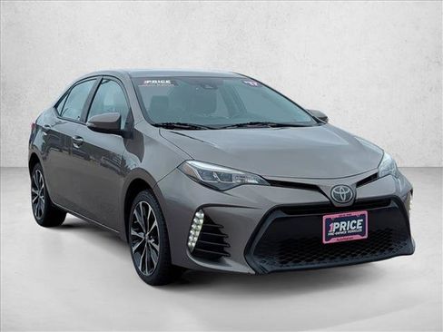 Used 2017 Toyota Corolla SE FWD image 3