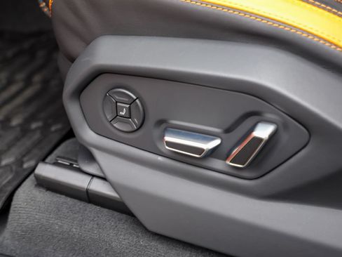 Used 2024 Lamborghini Urus S AWD/4WD image 63