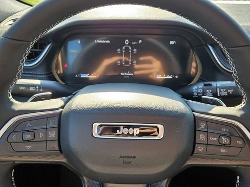 New 2025 Jeep Grand Cherokee L Laredo w/ Luxury Tech Group I image 24