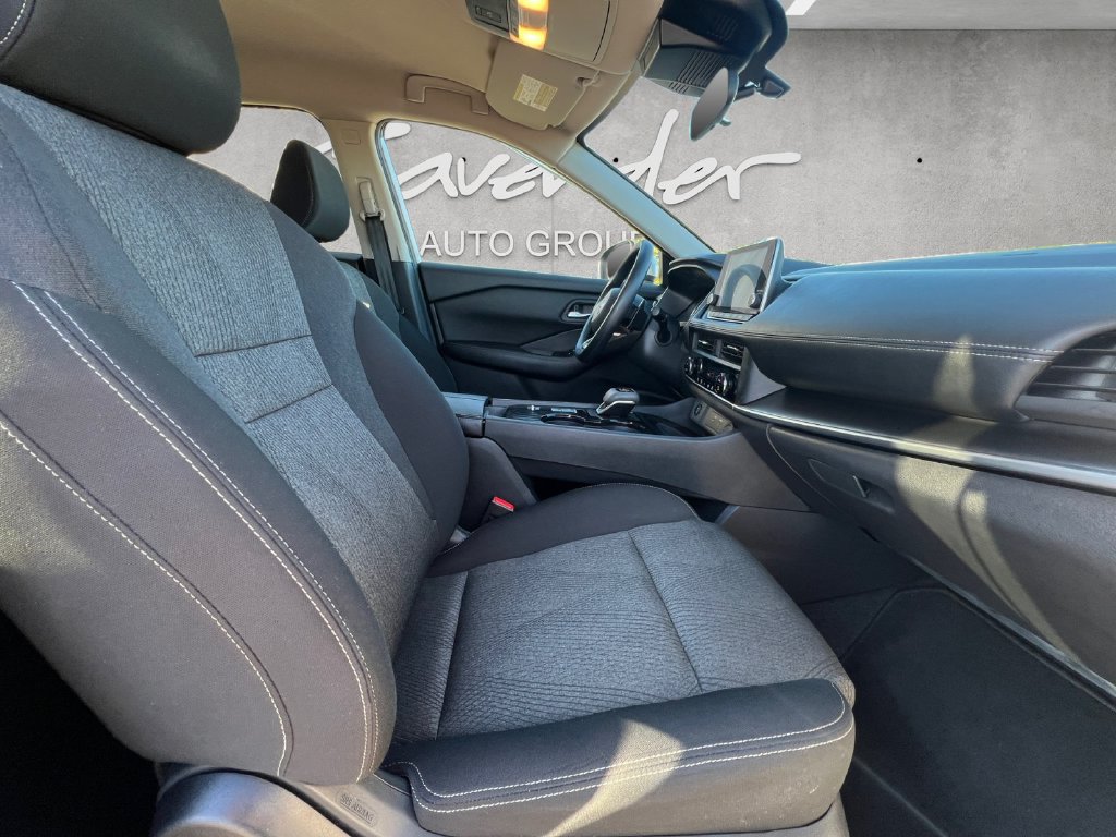 Certified 2024 Nissan Rogue SV FWD image 24