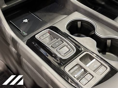 Used 2025 Honda Pilot Touring image 19