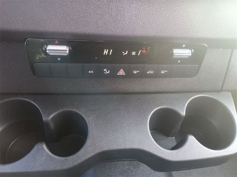 Used 2023 Mercedes-Benz Sprinter 2500 image 18