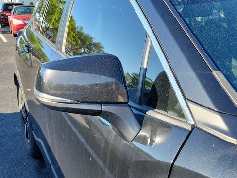 Used 2024 Toyota Corolla Cross XSE w/ Convenience Package image 9