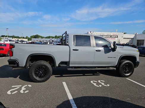 Certified 2024 Chevrolet Silverado 2500 ZR2 w/ Technology Package AWD/4WD image 7