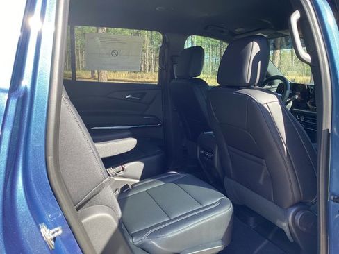 New 2026 Chevrolet Traverse LT w/ Midnight/Sport Edition FWD image 18