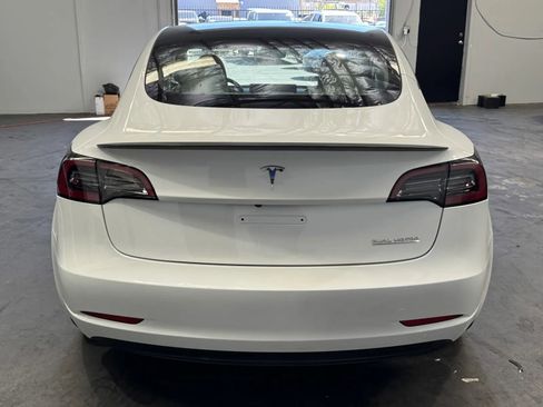 Used 2023 Tesla Model 3 Performance image 3