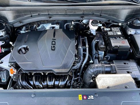 Used 2024 Kia Sorento S image 10