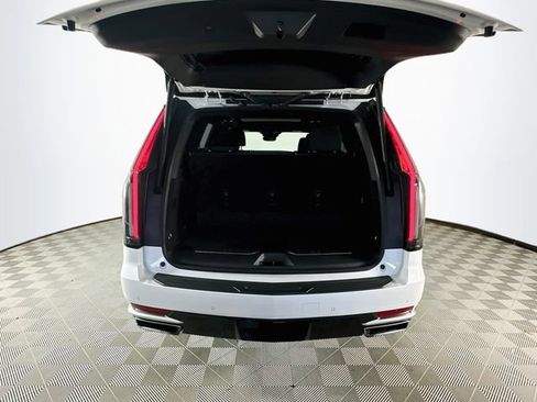Used 2024 Cadillac Escalade Premium Luxury AWD/4WD image 27