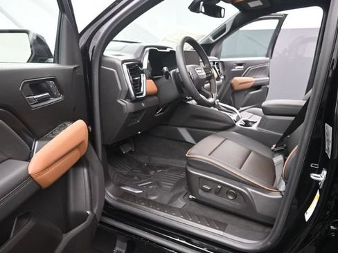 New 2026 GMC Canyon AT4 w/ Technology Plus Package AWD/4WD image 9