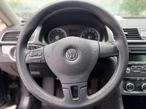 Used 2012 Volkswagen Passat 2.5 S FWD image 27