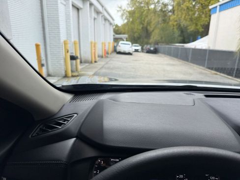 Used 2024 Nissan Rogue SV image 36