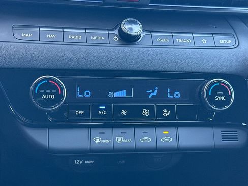 Certified 2025 Hyundai Elantra SEL FWD image 23