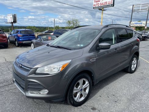 Used 2014 Ford Escape SE w/ Equipment Group 201A AWD/4WD image 1