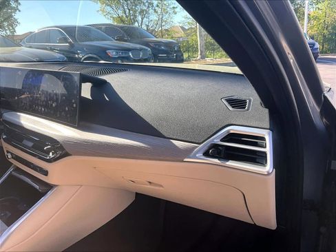 Certified 2025 BMW 330i Sedan w/ Convenience Package image 17