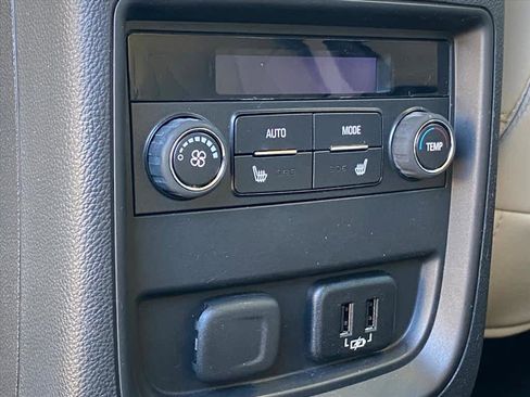 Used 2017 Buick Envision Essence image 22