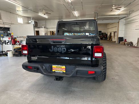 Used 2021 Jeep Gladiator Sport image 94