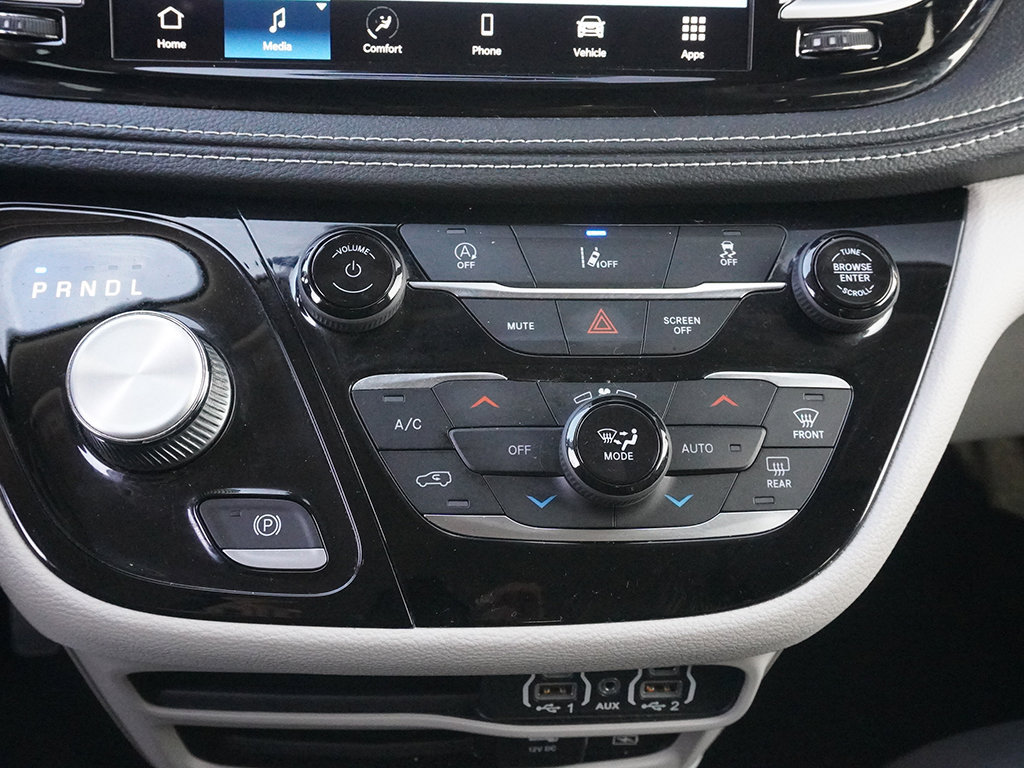 Used 2022 Chrysler Pacifica Touring-L FWD image 49