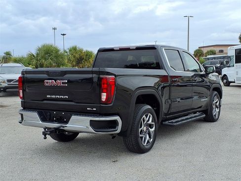 Used 2023 GMC Sierra 1500 SLE image 7