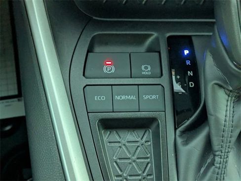 Used 2025 Toyota RAV4 XLE image 26