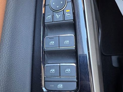 Used 2025 Nissan Pathfinder Platinum w/ Cargo Package image 29