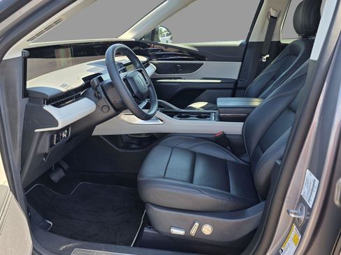 Used 2024 Lincoln Nautilus Premier AWD/4WD image 23