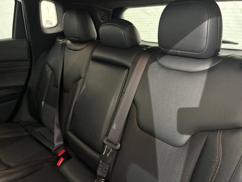 Used 2025 Jeep Compass Trailhawk AWD/4WD image 11