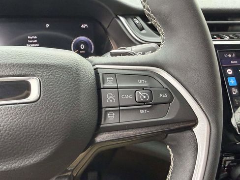 Used 2023 Jeep Grand Cherokee Laredo w/ Luxury Tech Group I AWD/4WD image 33