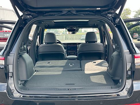 New 2025 Jeep Grand Cherokee Limited w/ Trailer Tow Package image 7