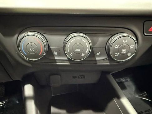 New 2026 Chevrolet Trax RS image 32