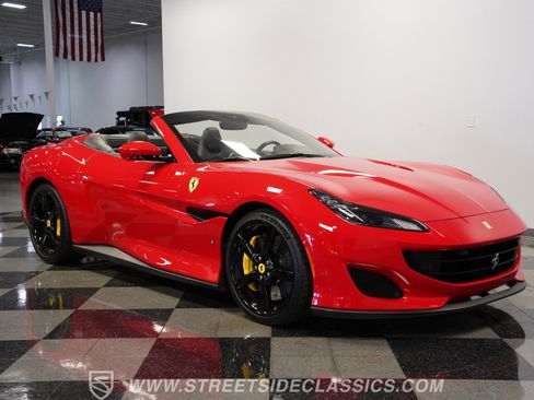 Used 2020 Ferrari Portofino RWD image 17