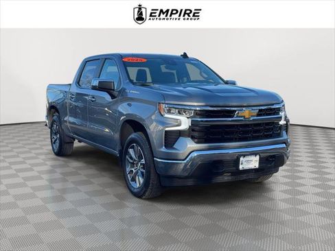 Used 2025 Chevrolet Silverado 1500 LT image 1