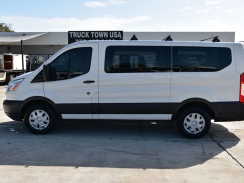 Used 2016 Ford Transit 150 XLT image 4