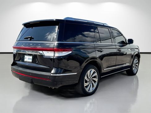 Used 2022 Lincoln Navigator Reserve AWD/4WD image 3