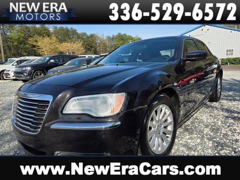 Used 2012 Chrysler 300 image 1