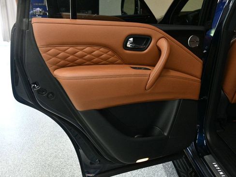 Used 2024 INFINITI QX80 Sensory AWD/4WD image 24