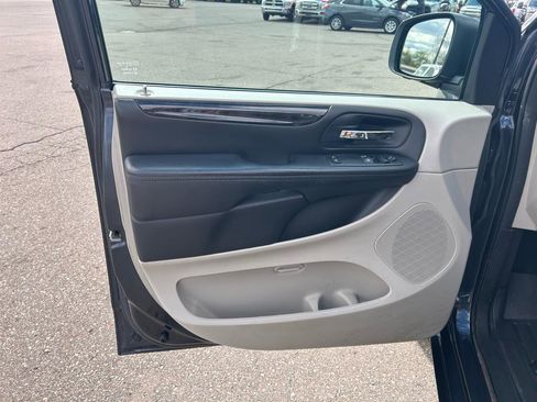Used 2013 Dodge Grand Caravan SE FWD image 13