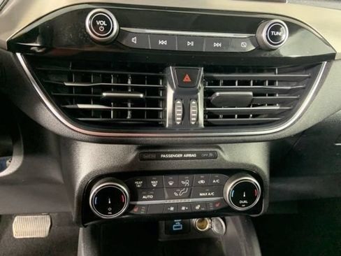 Used 2022 Ford Escape Titanium AWD/4WD image 25