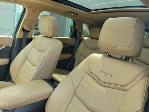 Used 2019 Cadillac XT5 Platinum AWD/4WD image 26