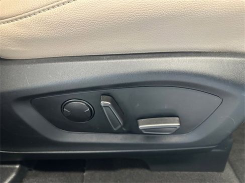 Used 2023 Ford Explorer Limited image 21