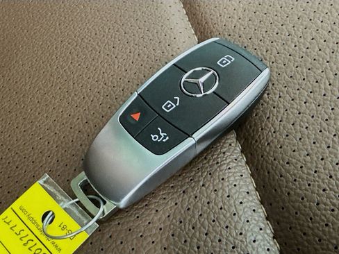 Used 2024 Mercedes-Benz GLS 450 4MATIC image 47