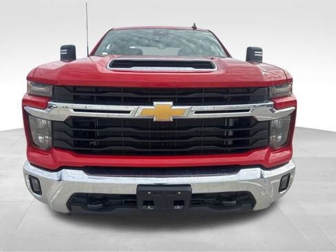 Used 2024 Chevrolet Silverado 2500 LT w/ Convenience Package image 7