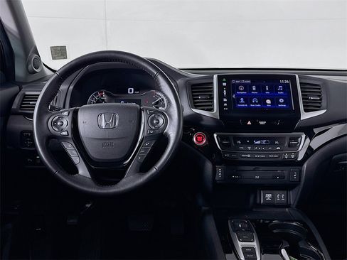 Used 2016 Honda Pilot Touring image 13