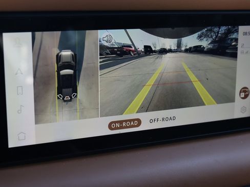 Used 2023 Land Rover Defender 110 X-Dynamic SE image 18