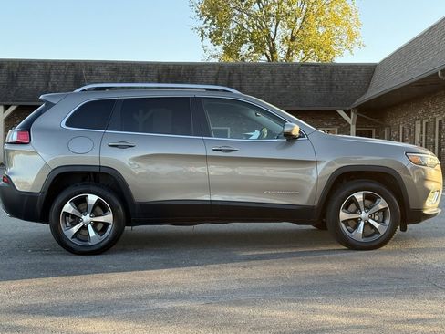 Used 2019 Jeep Cherokee Limited image 7
