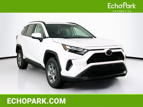 Used 2025 Toyota RAV4 XLE image 1