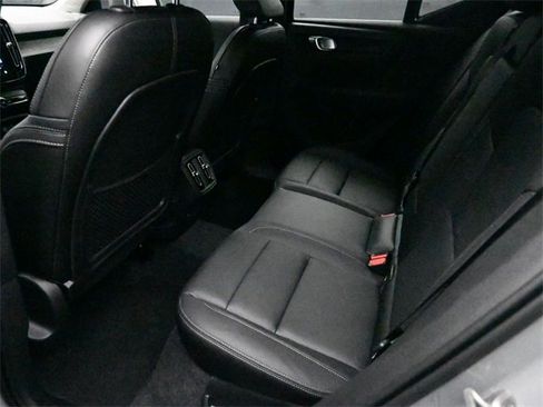 Used 2025 Volvo XC40 B5 Core image 22