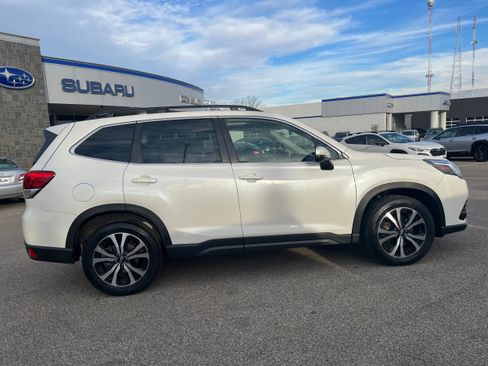 Certified 2022 Subaru Forester Limited image 8