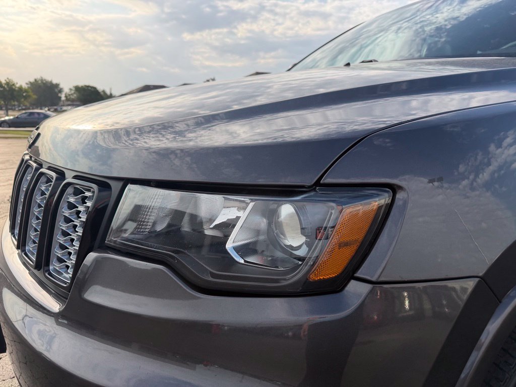 Used 2019 Jeep Grand Cherokee Altitude AWD/4WD image 11