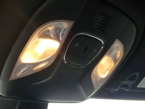 Certified 2024 Jeep Compass Latitude image 19