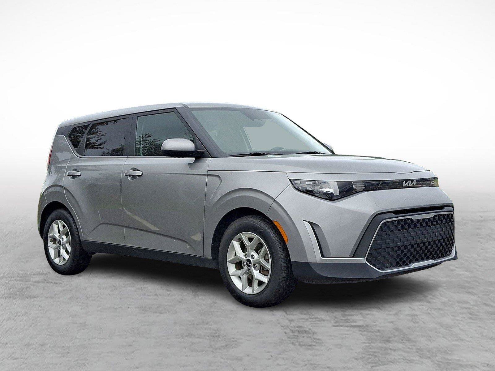 Used 2023 Kia Soul LX w/ Option Group 015 FWD image 1